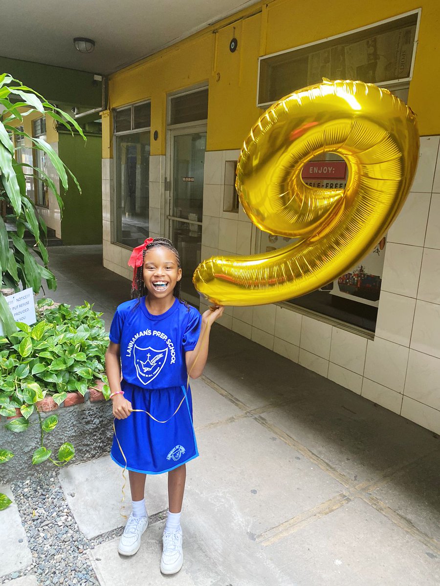 _itsapartyja's tweet photo. Big smiles for a BIG 9️⃣ celebration! 🎉💛
Nothing makes a birthday moment shine like a gold number balloon from It’s A Party JA — perfect for photos, videos, and unforgettable memories!

#NumberBalloons #BirthdayBalloonsJamaica #GoldBalloons #HeliumBalloons 🎈 https://t.co/enwb2GSSC7