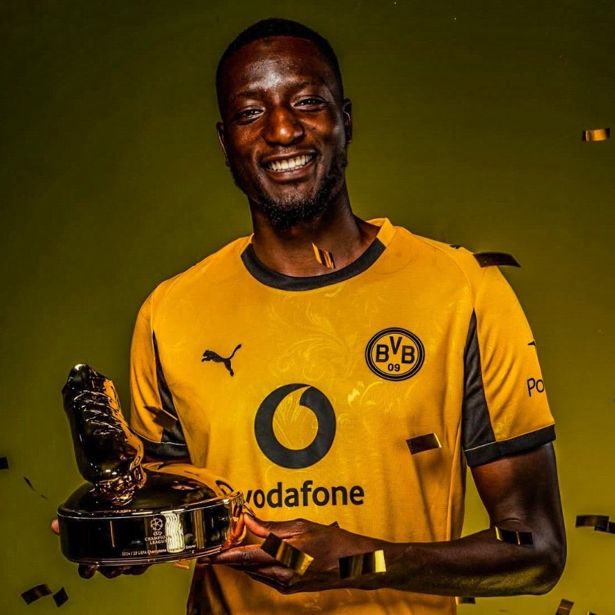 sylinational_FR's tweet photo. Il a déjà marqué la légende des marsupiaux.
Premier joueur de l’histoire du Borussia Dortmund à inscrire 38 buts toutes compétitions confondues lors de sa première saison au club.
Joueur le plus décisif du Borussia sur une saison en Ligue des Champions.

Meilleur buteur de la Ligue des Champions et de la Coupe du Monde des Clubs 2025.
Le seul et unique meilleur buteur africain de l’histoire de la Ligue des Champions.

Serhou Guirassy et le Borussia Dortmund vont se retrouver prochainement pour discuter de son avenir. Selon la presse allemande, on se dirige tout droit vers un départ cet été.
Vous le voyez où la saison prochaine ? 🔥