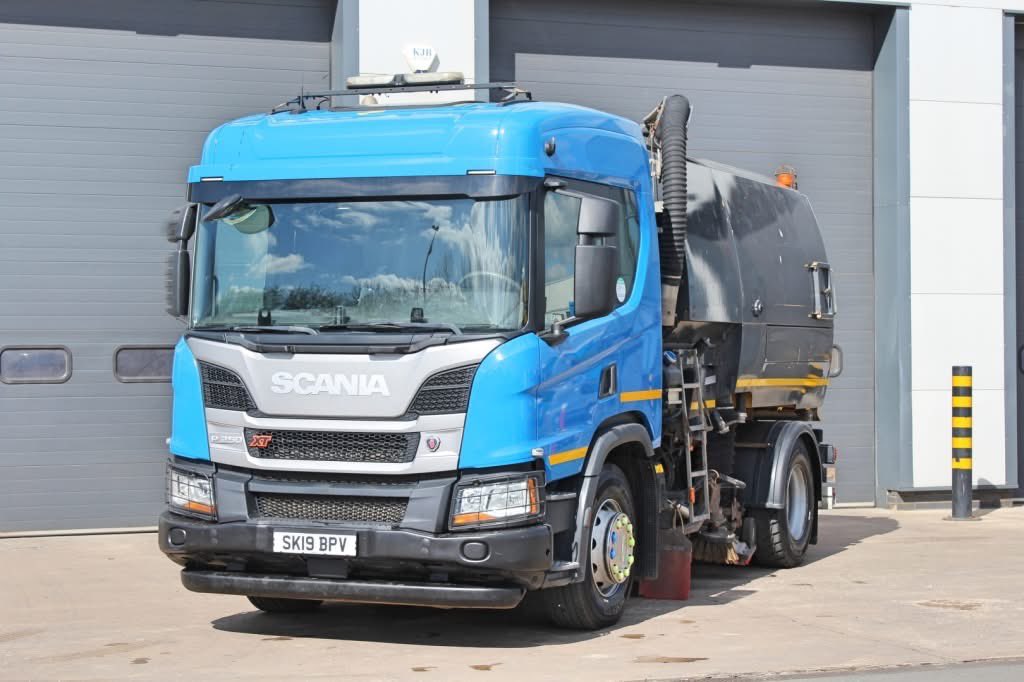 _mmacquisition's tweet photo. 2019 (19) SCANIA P250 XT 4X2 JOHNSON VT802 ROAD SWEEPER https://t.co/Te2xtPME8R