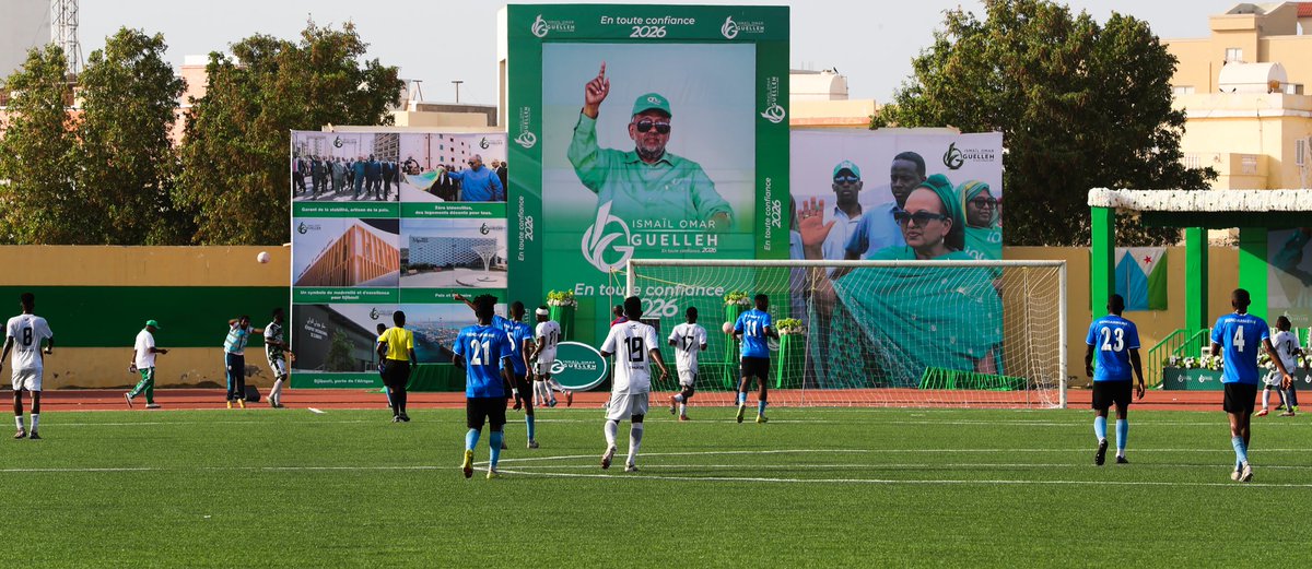 RadwanBahdon's tweet photo. Cet après-midi, tribunes pleines et intensité au rendez-vous au Stade Gouled pour la finale du tournoi en soutien à la candidature du Président Guelleh. 
Bravo à la Garde républicaine pour sa victoire aux tirs au but.
Respect à la Gendarmerie nationale, remarquable et digne.. https://t.co/uuIrKp4OPm