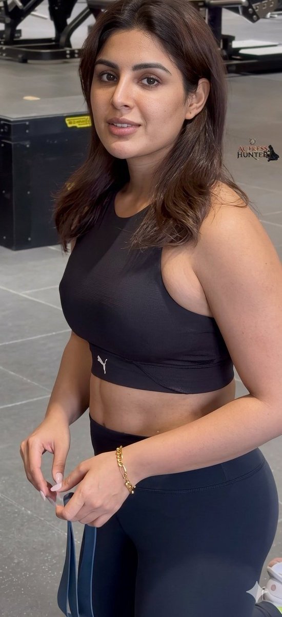 Urmila👑💫 tweet media