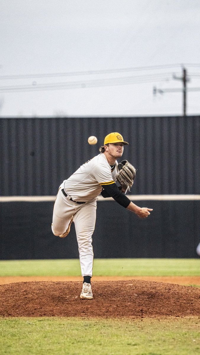 UAPBLionsBSB's tweet image. Midweek in-state action. Let’s handle business. 🦁⚾️

🗓️ April 7
🆚 Central Arkansas
📍 Bear Stadium | Conway, AR  
⏰ 6:00 PM

#LMH