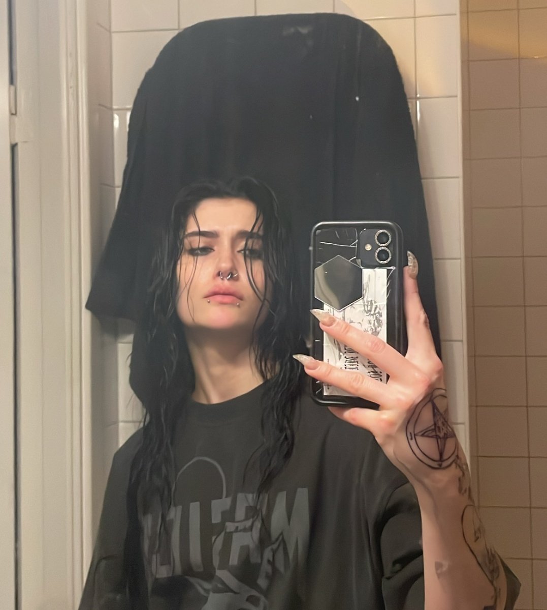 𝓝᥆rᥲ 𝐂ᥲᥣᥣᥱᥒ tweet media