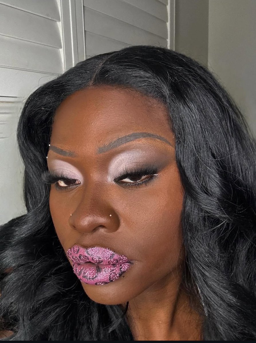 tried channeling 2011  today, we should have never stopped doing glam like this 
#skinnybrowsupremacy