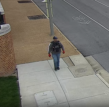 SLMPD's tweet image. We always encourage our residents to call 911 to report suspicious behavior and that's exactly what happened today. But, we want to correct the record on something...
#SLMPD