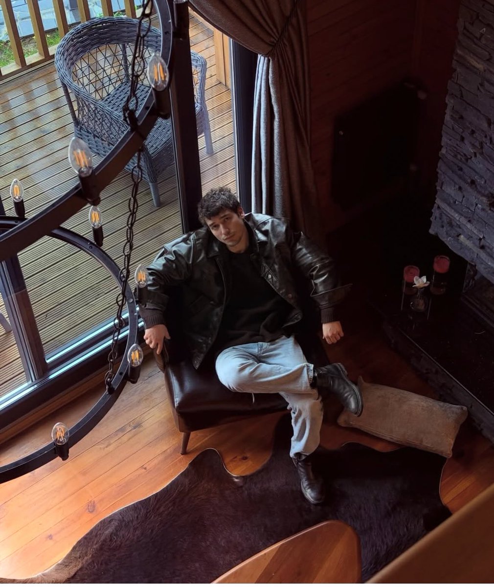 𝘮𝘪𝘳𝘢𝘴 tweet media