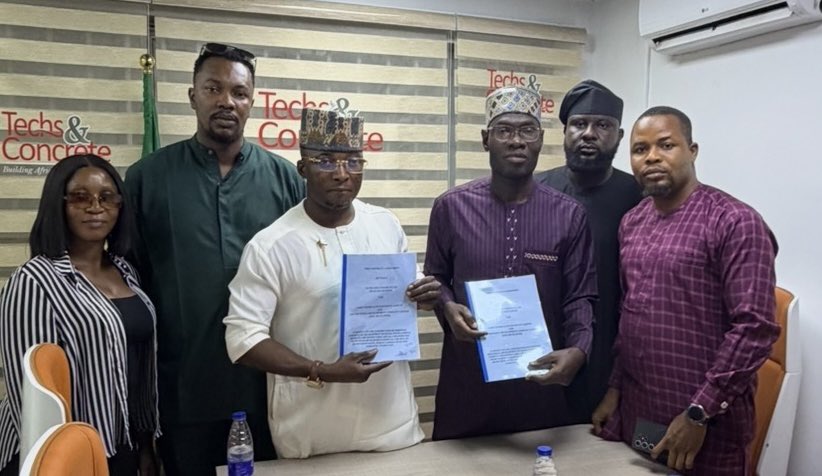 Sir J (J9) tweet media