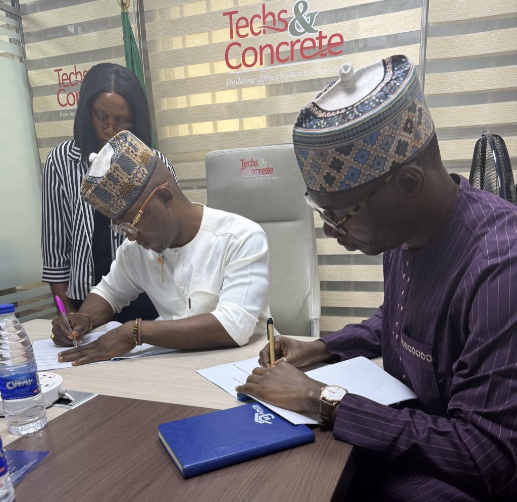 Sir J (J9) tweet media