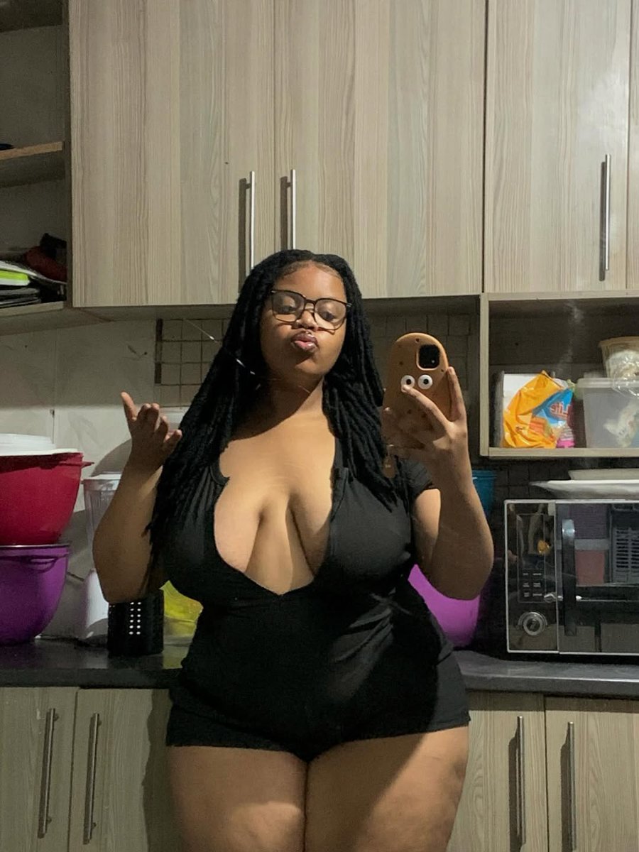 sim♥️ tweet media