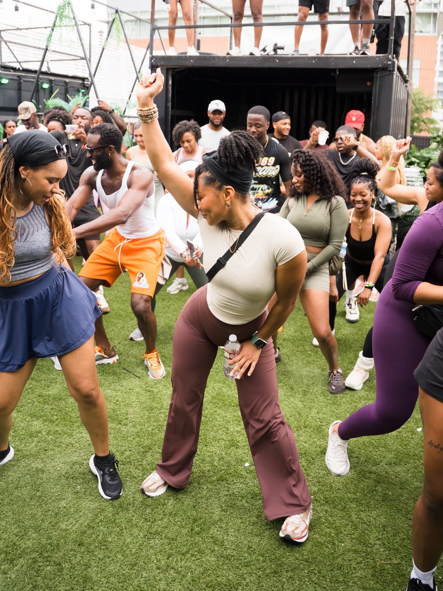 Denita_fit's tweet image. Candid photos from SoleTies Run Clubs monthly Sole n Sip event. 

We had so much fun! They might make a runner out of me lol