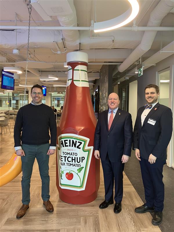 EarlProvost's tweet image. Productive meeting w Andrew Johnston, @KraftHeinzCan Head of Commercial Finance&amp;amp;RGM on Kraft Heinz's North American priorities and #Ontario's role. Looking forward to meeting w Kraft Heinz executives in Chicago and future collaboration. Ketchup is in the middle. #openforbusiness