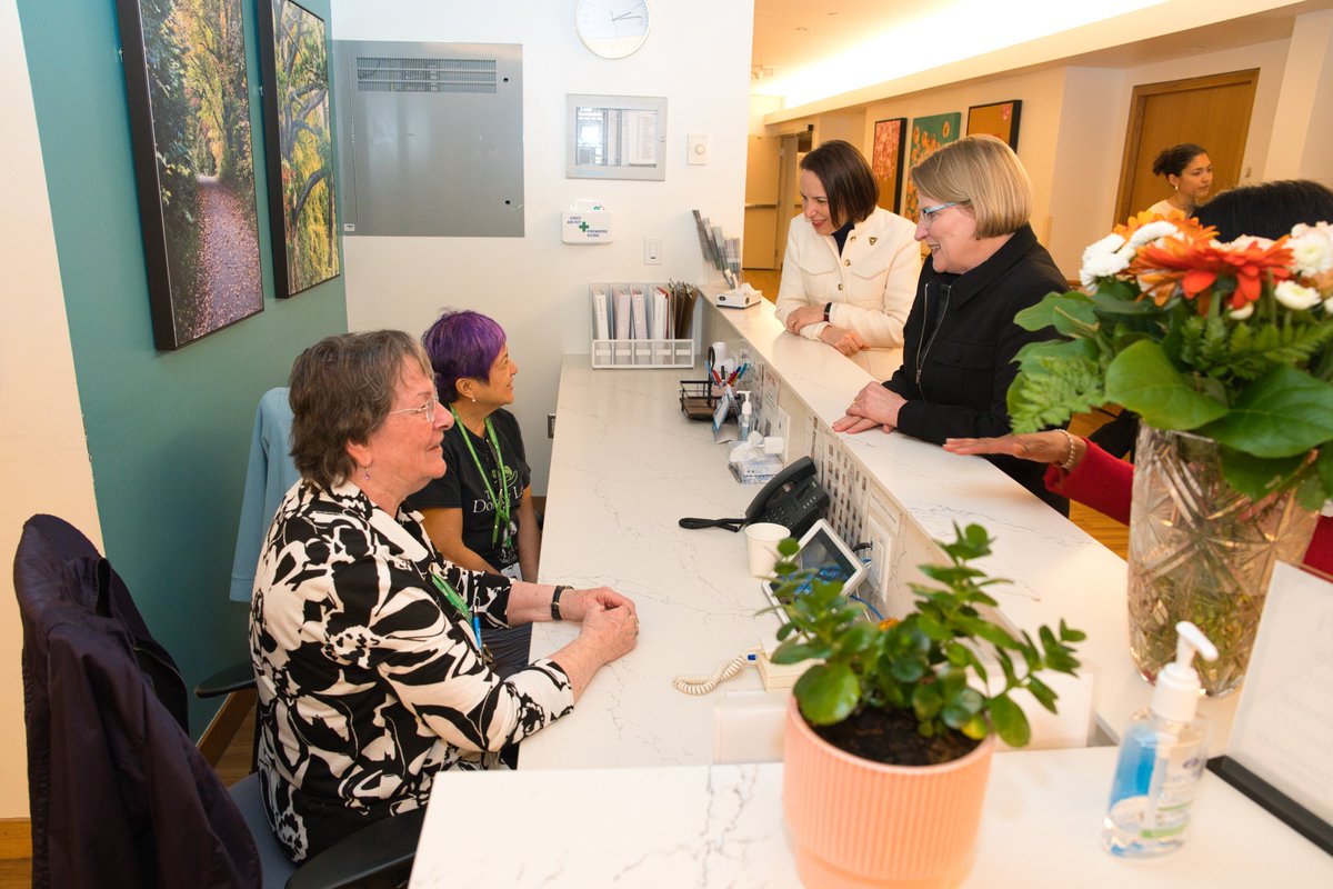 SylviaJonesMPP's tweet image. Last week, I was back at Dorothy Ley Hospice in #Etobicoke to learn more about #Mississauga Health's Integrated Palliative Care Program.

Thank you to the many local partners ensuring that people have access to the care they need in their community, close to loved ones.