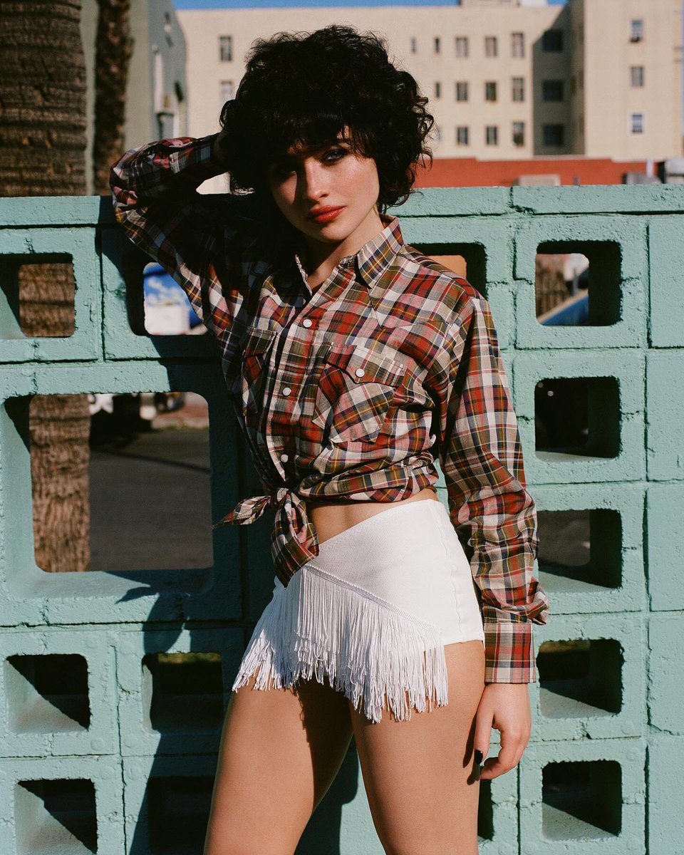 Sabrina Carpenter Poland tweet media