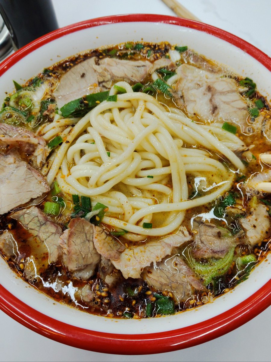horrormind's tweet photo. Hidden gem alert! Tried the hand-pulled beef noodles at Old Alley Noodle House—chewy noodles, rich broth, and pickled veggies that hit different. Just $8!  Downtown Chinatown | Open till 10PM https://t.co/eaWlgFNRDH