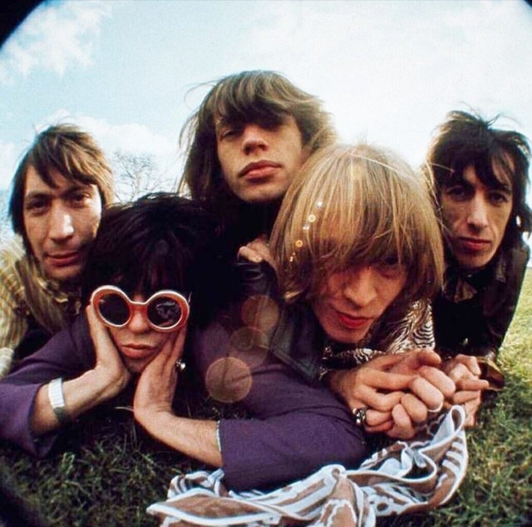 41Gunn's tweet photo. The Rolling Stones make living just a bit easier https://t.co/1SOyM1JCDA