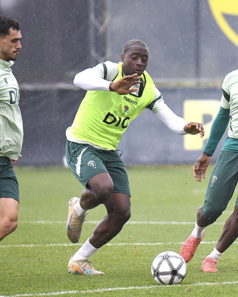 JMCMerino6's tweet photo. 🟡 También ha particiado HERVÉ JUNIOR NGONO [2006]

#CádizCF https://t.co/JebeuHaWE1