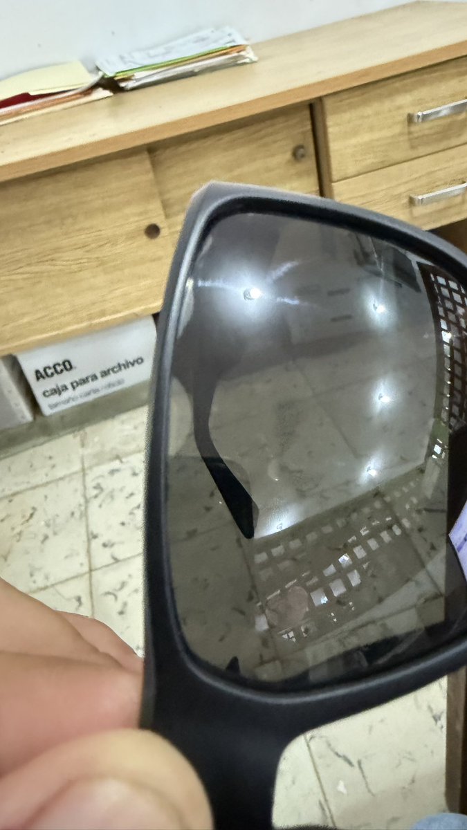 Gen_4's tweet photo. No tienen 6 meses mis lentes @HawkersMX y ya se despolarizan mis lentes! https://t.co/WURfczhlM3