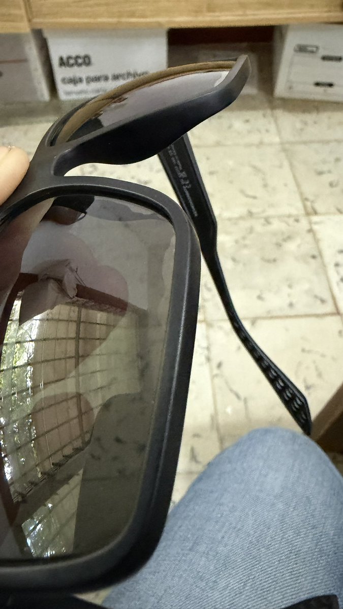 Gen_4's tweet photo. No tienen 6 meses mis lentes @HawkersMX y ya se despolarizan mis lentes! https://t.co/WURfczhlM3