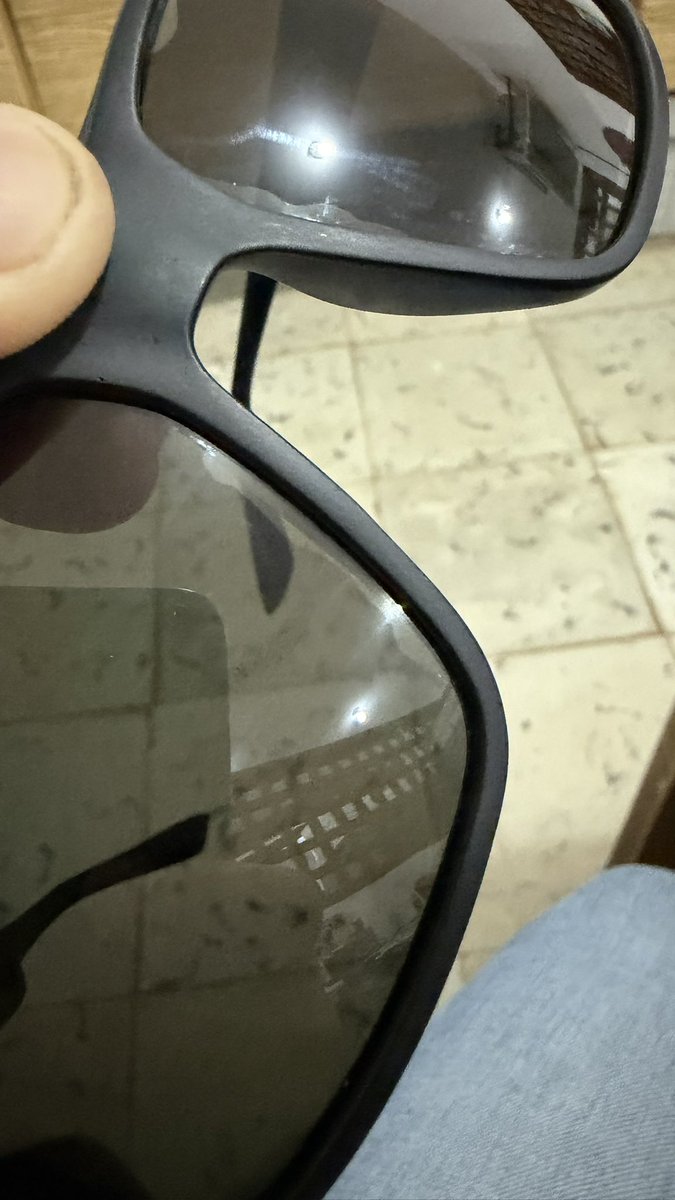 Gen_4's tweet photo. No tienen 6 meses mis lentes @HawkersMX y ya se despolarizan mis lentes! https://t.co/WURfczhlM3
