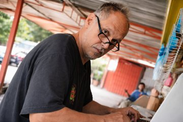 eldiario's tweet image. #7Abr | La ONG @espaciopublico denunció que el ciudadano Yorman Acevedo permanece detenido desde el #13Ene, luego de comentar un video en la red social TikTok que hizo referencia a la detención de Nicolás Maduro y Cilia Flores.

“Estuvo 19 días en condición de desaparición