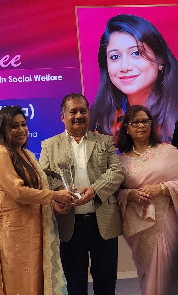 eka_nusrat's tweet photo. Honored &amp; grateful to receive this award!
Heartfelt thanks to Arthakantha. This is dedicated to every woman who dares to step beyond her comfort zone, grows through courage, and uplifts others while building her own legacy.

Let’s keep rising together! https://t.co/6Pn3LpkjQb