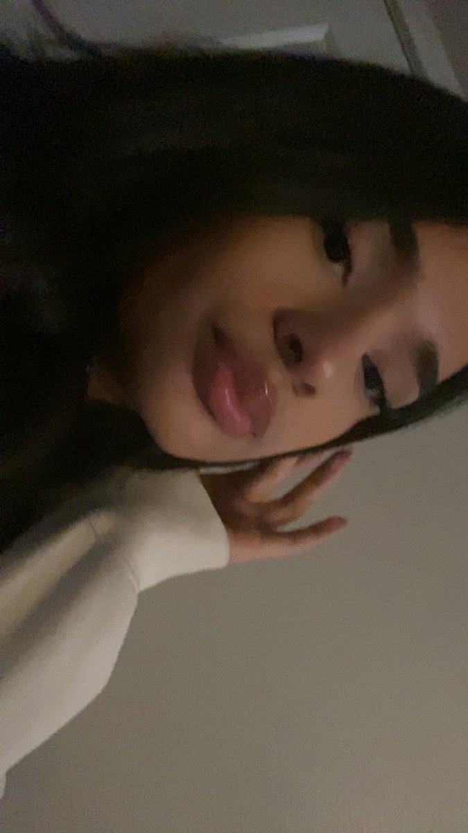 Pcklol12's tweet image. 🦢 #latino #latina #mlm #fem #ladyboy #femboy