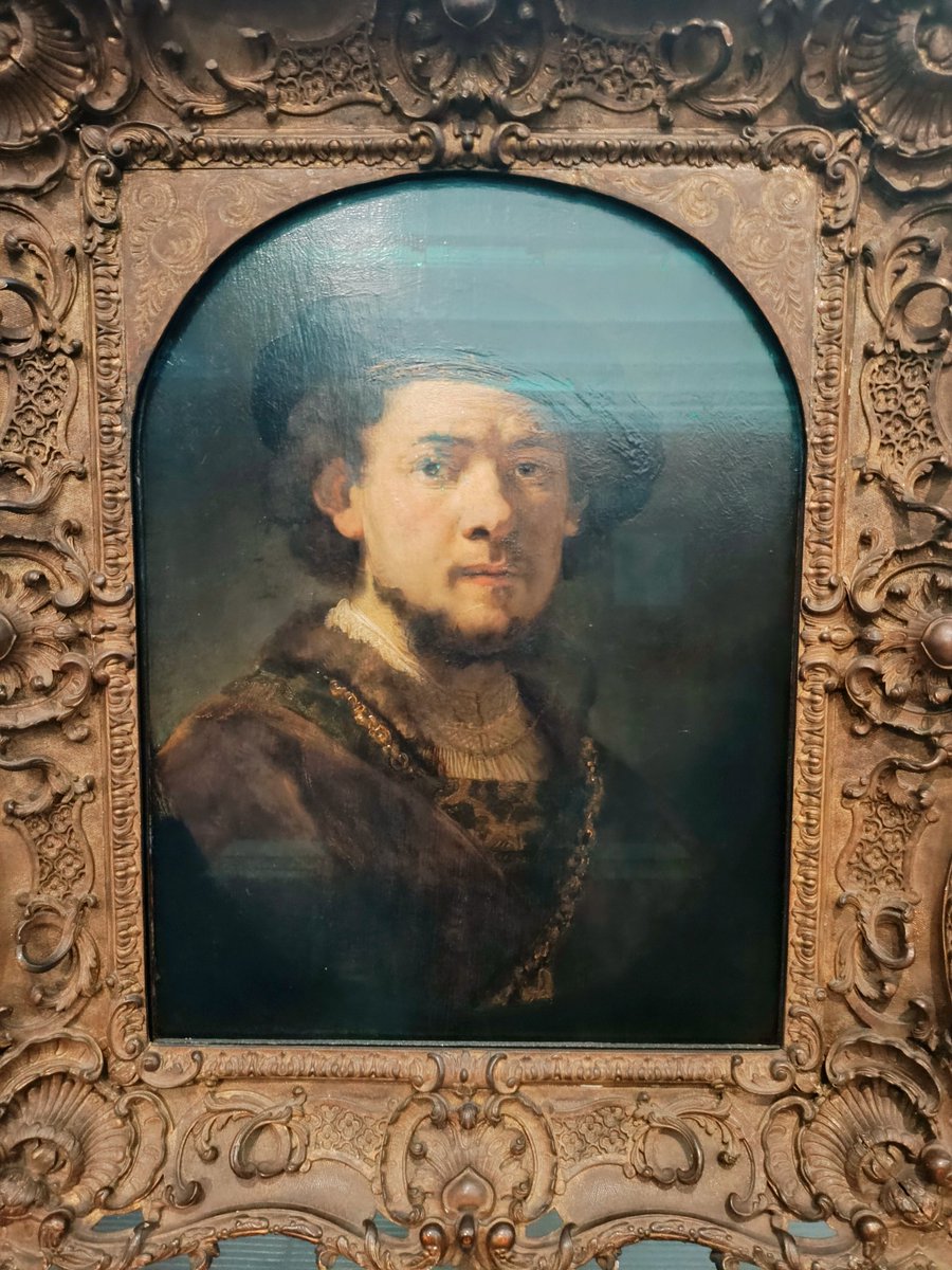 kapa_ilias's tweet photo. Rembrandt και Δομήνικος Θεοτοκόπουλος σε ένα απο τα πιο όμορφα μουσεια, το MASP (Museu de Arte de São Paulo). Τα έργα δεν είναι κρεμασμένα σε τοίχους αλλά είναι τοποθετημένα σε μεγάλα κομμάτια γυαλι μέσα στον χώρο..
Σαν να αιωρούνται..! #MASP #ElGreco #Rembrandt https://t.co/LorwIqTvBw