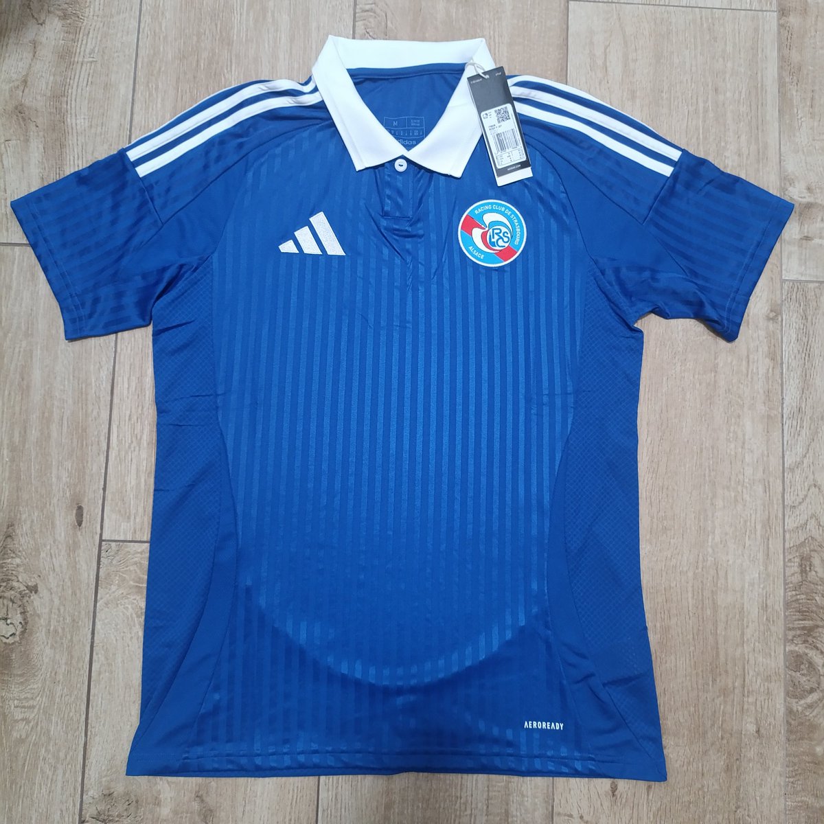 BielFarran's tweet photo. Injusticia en @vinted. Cuenta bloqueada por artículos originales de Adidas con factura demostrable. 800+ votos positivos me avalan. Soporte no responde y hay dinero de otros usuarios en juego. @vinted necesito una revisión manual urgente de mi caso. #Vinted #VintedSpain https://t.co/2a9dP7Lp7o