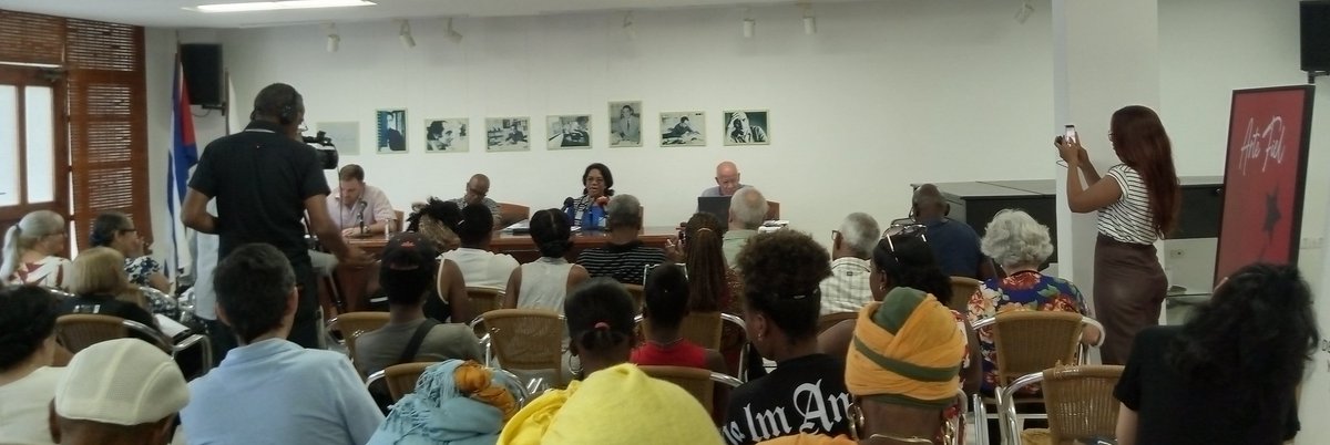 yasnarys1's tweet photo. Frente a la discriminación racial un nuevo diálogo de sociedad civil cubana; fecha que nos inspira a seguir el legado de quien tanto hizo a favor de la igualdad y la justicia social: Vilma Espín Guillois.
#ColorCubano
#CubanasVsBloqueo
#MujeresEnRevolución https://t.co/HYWnrHYqK6