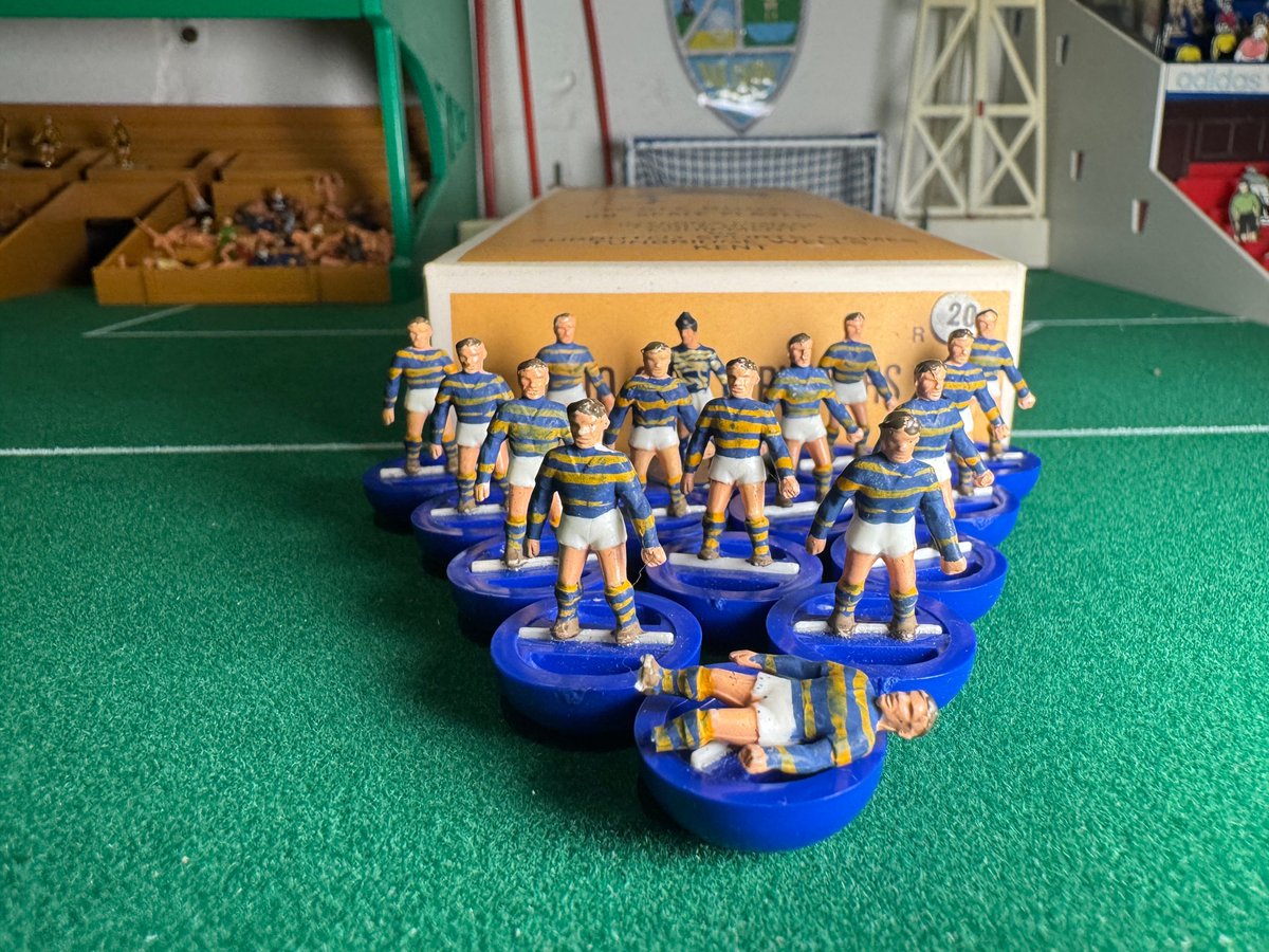 SubbuteoCollect's tweet photo. Leeds Rugby Ref. 20
Now on https://t.co/QlAjpQHrYh
See more at https://t.co/GZXEXjbtZY
#Subbuteo #Zeugo #Collector #Retro #Vintage #BoardGames #RetroToys #VintageToys #ClassicShirts #ClassicKits #Rugby https://t.co/6AdZbYpJ6V