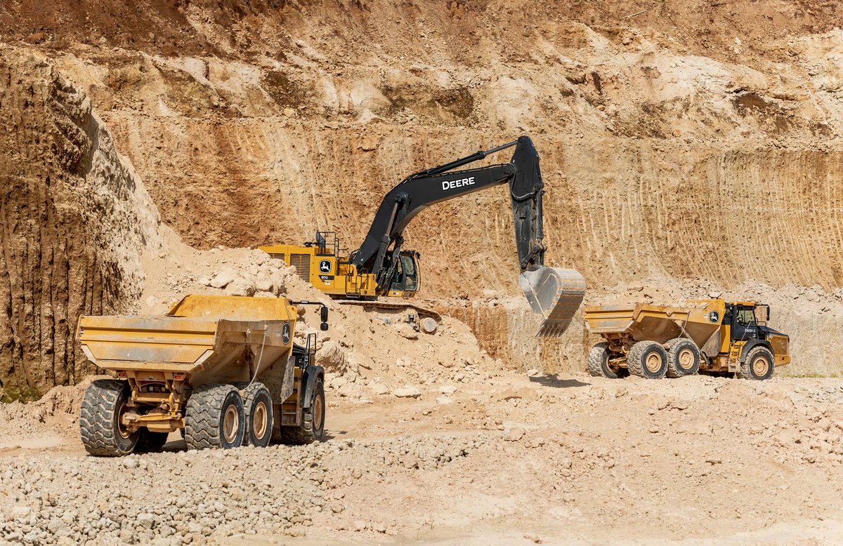 BeardEquip's tweet photo. On this jobsite, a powerful lineup of John Deere machines is getting it done—featuring the 460, 470 P-Tier, 470G LC, and the 870, working alongside articulated dump trucks to keep production moving. https://t.co/SwMHTU2i0Q