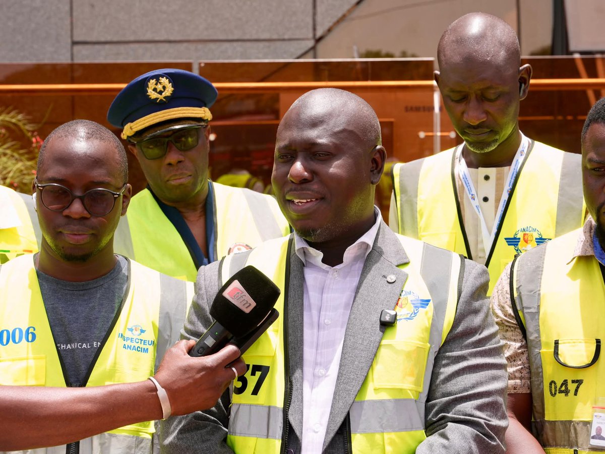 meteosenegal's tweet photo. Réouverture de l’aéroport de Ziguinchor : Le Directeur général de l’ANACIM rassure sur l’état d’avancement du processus d’homologation
https://t.co/p6XFf4o8IS
#anacim #meteosenegal #mitta #Mi #aibdsa #haas https://t.co/J6TVuhEgiC