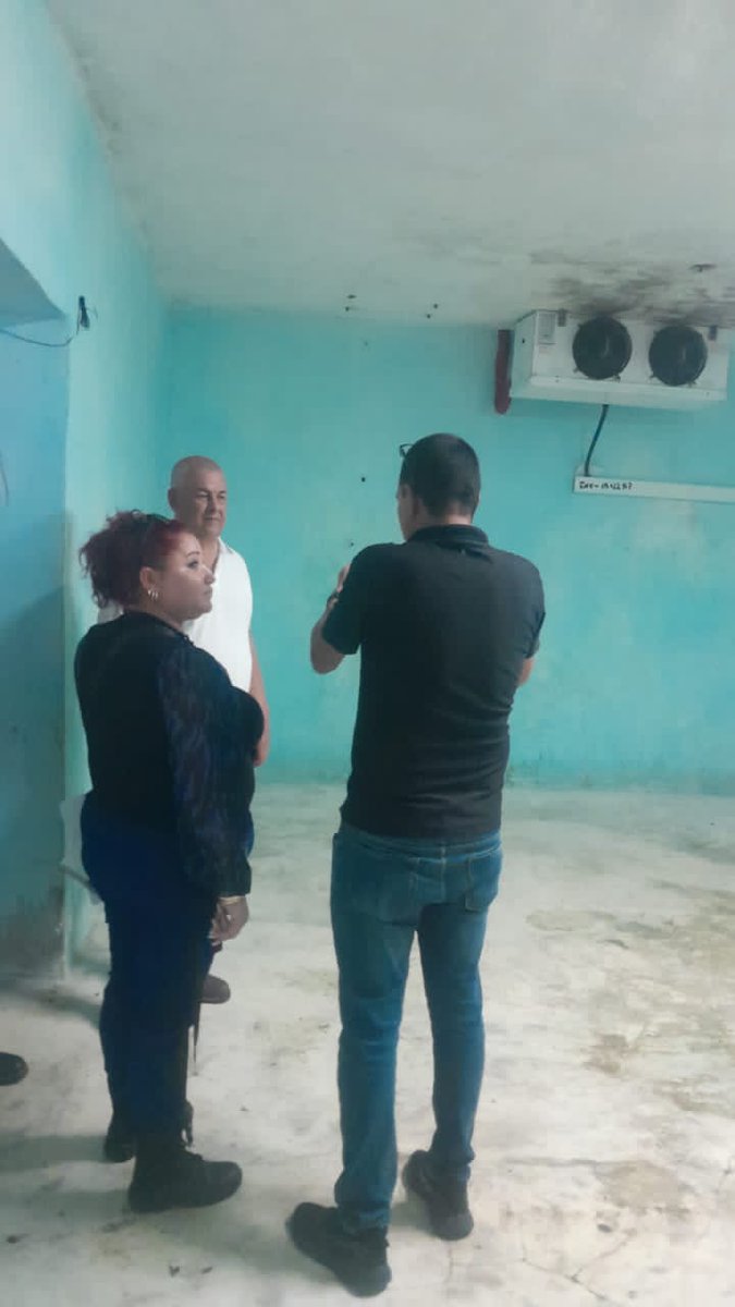 Dir_Avihol's tweet photo. Recorrido del Gobernador de #HolguínSí por instalaciones de la Empresa Avícola Holguín con el objetivo de recuperar la #AviculturaHolguinera. https://t.co/PORaeRVF0G