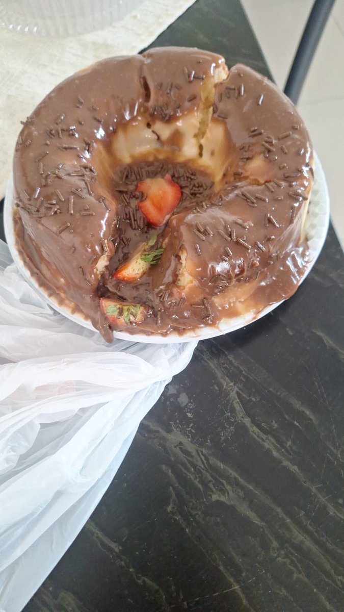 letícia spurgeon tweet media