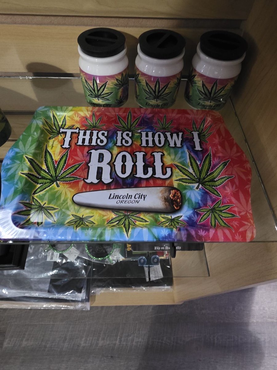 SmokinToys's tweet photo. We also carry #nugjugs, ashtrays, #shotglasses, coin purses, #rollingtrays, and many more #novelties!
Stop by our Lincoln City location to check out all the great deals!
#smokeshop #vapeshop #lincolncity #oregon #custommade #oregonglass #customglass #glassart #420community https://t.co/AlzsvOoBw5