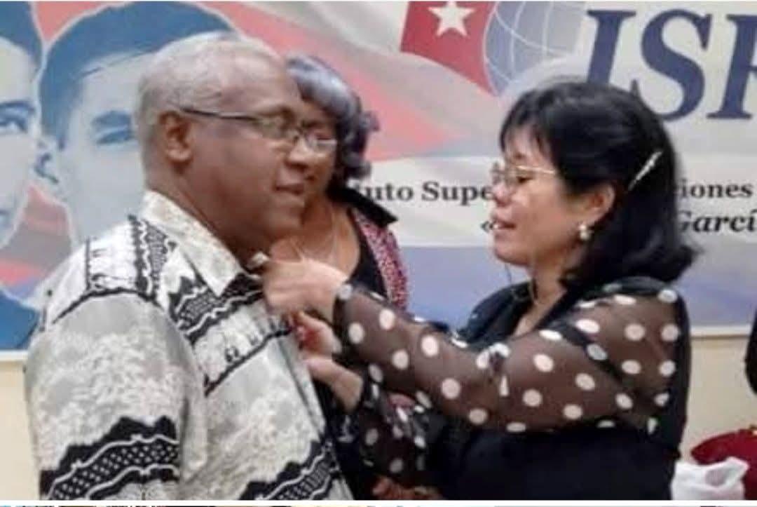 ✨ ¡ABRIL POR LA PEDIATRÍA CUBANA!

👏 El aplauso para quienes salvan sueños. Cada gesto, sonrisa recuperada y vida protegida siembra futuro y esperanza en las familias.👶

👉 Gracias a todos los neonatólogos por su entrega y humanidad. ¡Feliz mes!

#CubaPorLaVida