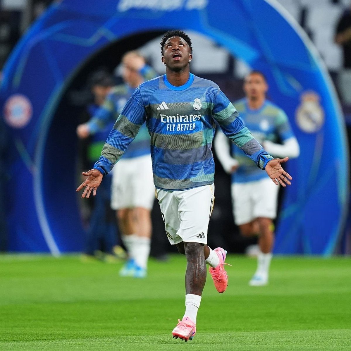 The Touchline | 𝐓 tweet media