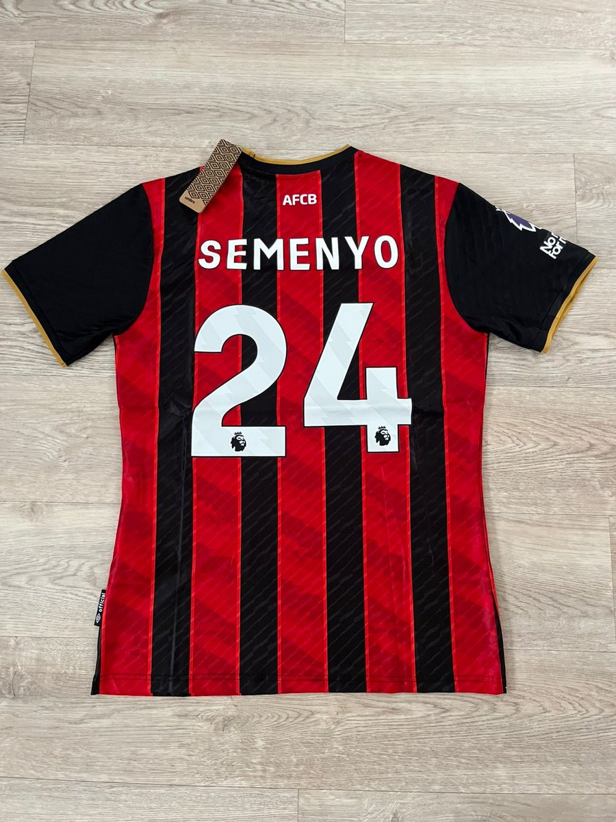 Me pedí este CASACÓN de Semenyo en kitgaga.com y me llegó de 10 ⭐️

✅ Estampado con nombre del jugador y número.
✅ Logo de la Premier League y anti-racismo (?)
✅ Versión jugador, como la usó Semenyo en sus partidos

Si están interesados, consulten con <a href="/Liunengtt/">premium jerseys</a> 💬