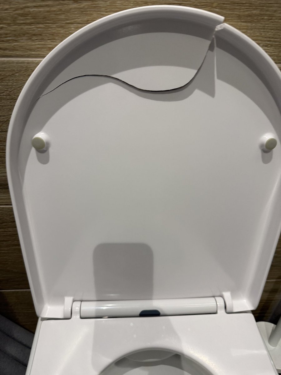 Mimi Martinez 🌸🍷 tweet media