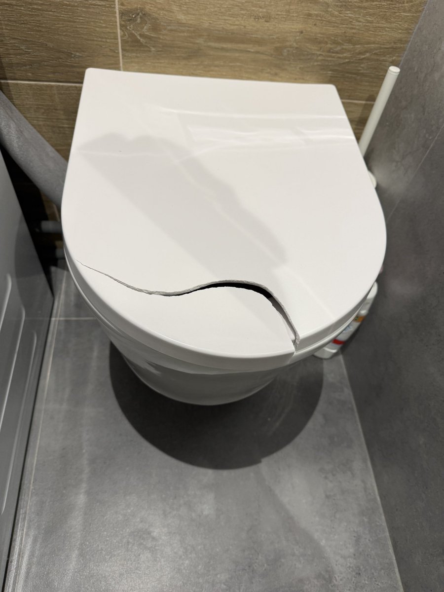 Mimi Martinez 🌸🍷 tweet media