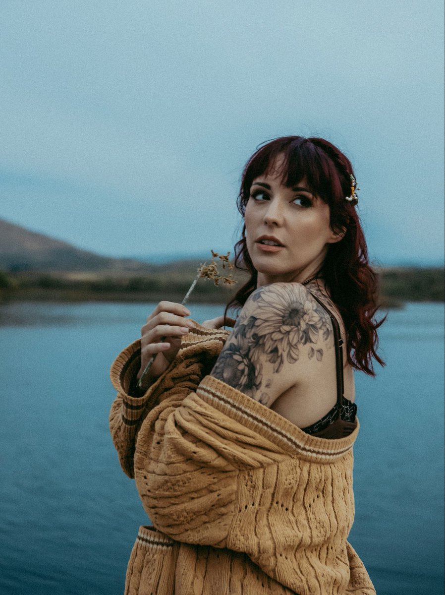 Amber Lee Connors tweet media