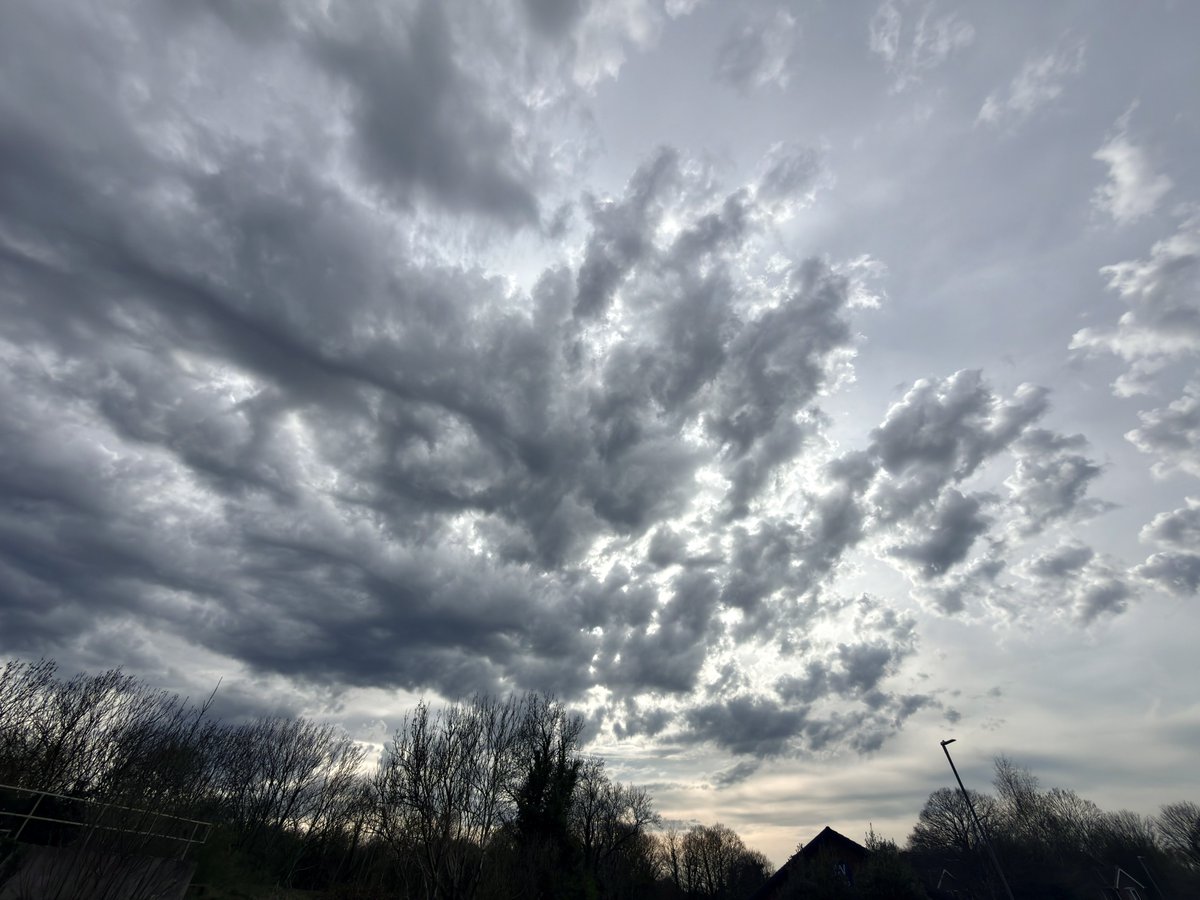 liam_lovell's tweet image. Ever changing skies this afternoon after the clear and sunny first half of the day in Carlisle. Warmest day of the year with a high of 21.5°c 🌤️ 
#clouds #loveukweather
