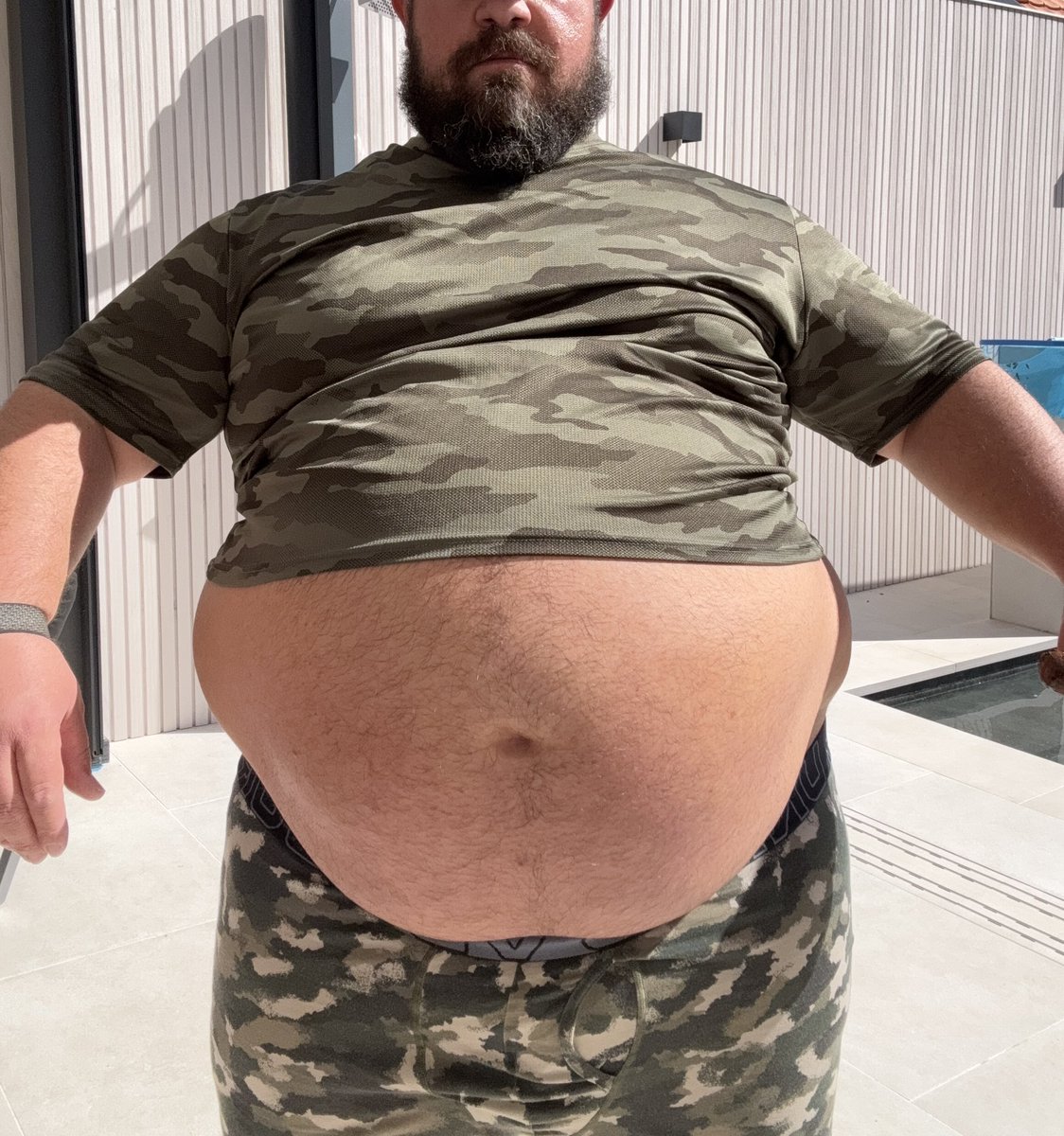 chubbybear79's tweet photo. Happy #TummyTuesday guys!
Wanna get this fatty a burger? 
-> https://t.co/810rgOOMr0 https://t.co/ssyyxyL8n3