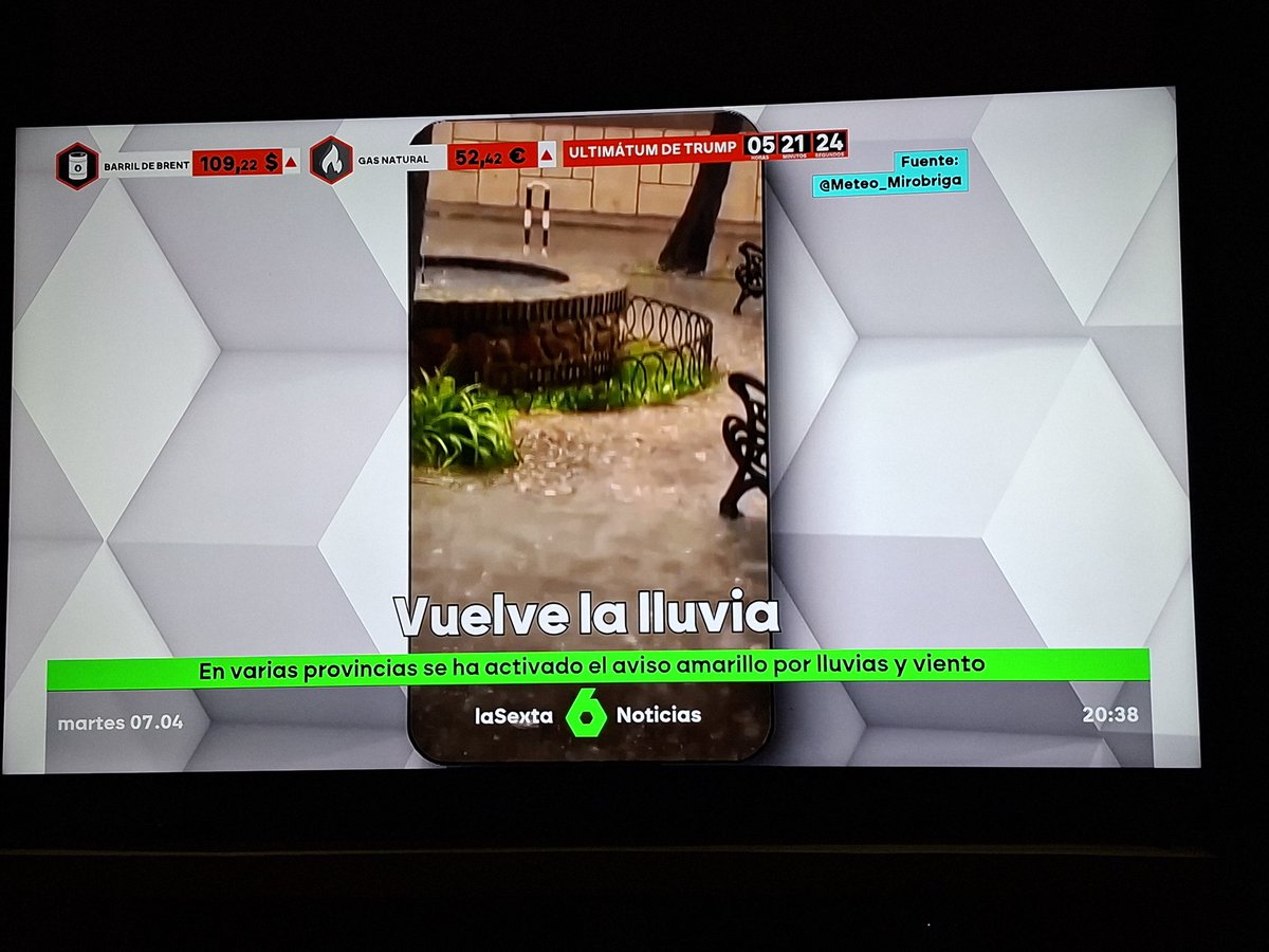 elec_tro2's tweet photo. Hola, @sextaNoticias ai ahir el barril de brent va tancar a 111,25 USD, per què poseu avui que està pujant quan baixa?
Periodisme de merda.
#lafachexta https://t.co/tvo1ngDnZ3