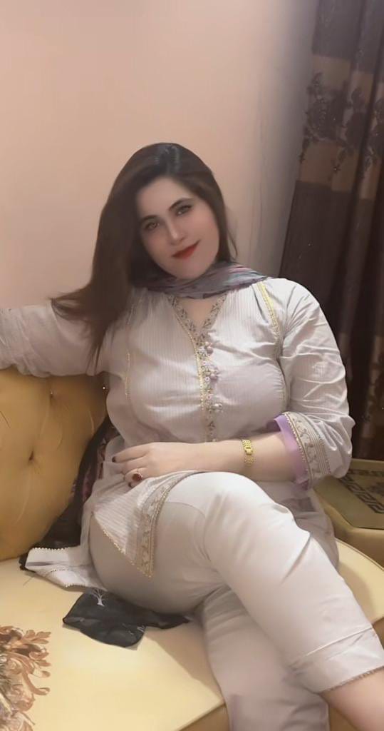 Samreen 🥀 tweet media
