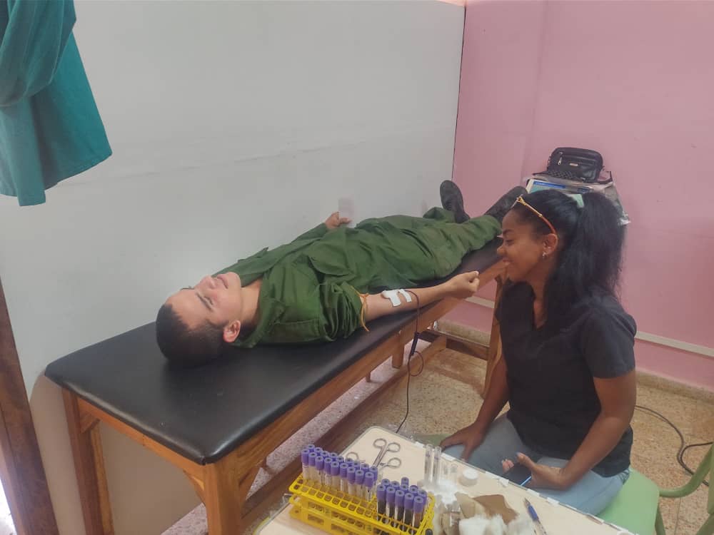 División de Tanques tweet media