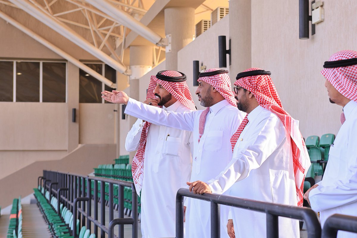 alrawdahclub's tweet photo. 🟩🟧

.
.

وكيل وزارة الرياضة لشؤون الرياضة والشباب الاستاذ عبد العزيز المسعد يـزور النـادي برفقة سعادة مدير عـام شـؤون الانديـة الاستاذة إبتهال الساير ومدير مكتب الوزارة بالأحساء الاستـاذ عبداللطيف العرادي

للمـزيد مـن التفاصـيل : https://t.co/JkynczKdAR 

#الروضة
#فارس_الاحساء https://t.co/D7XiCHaf61