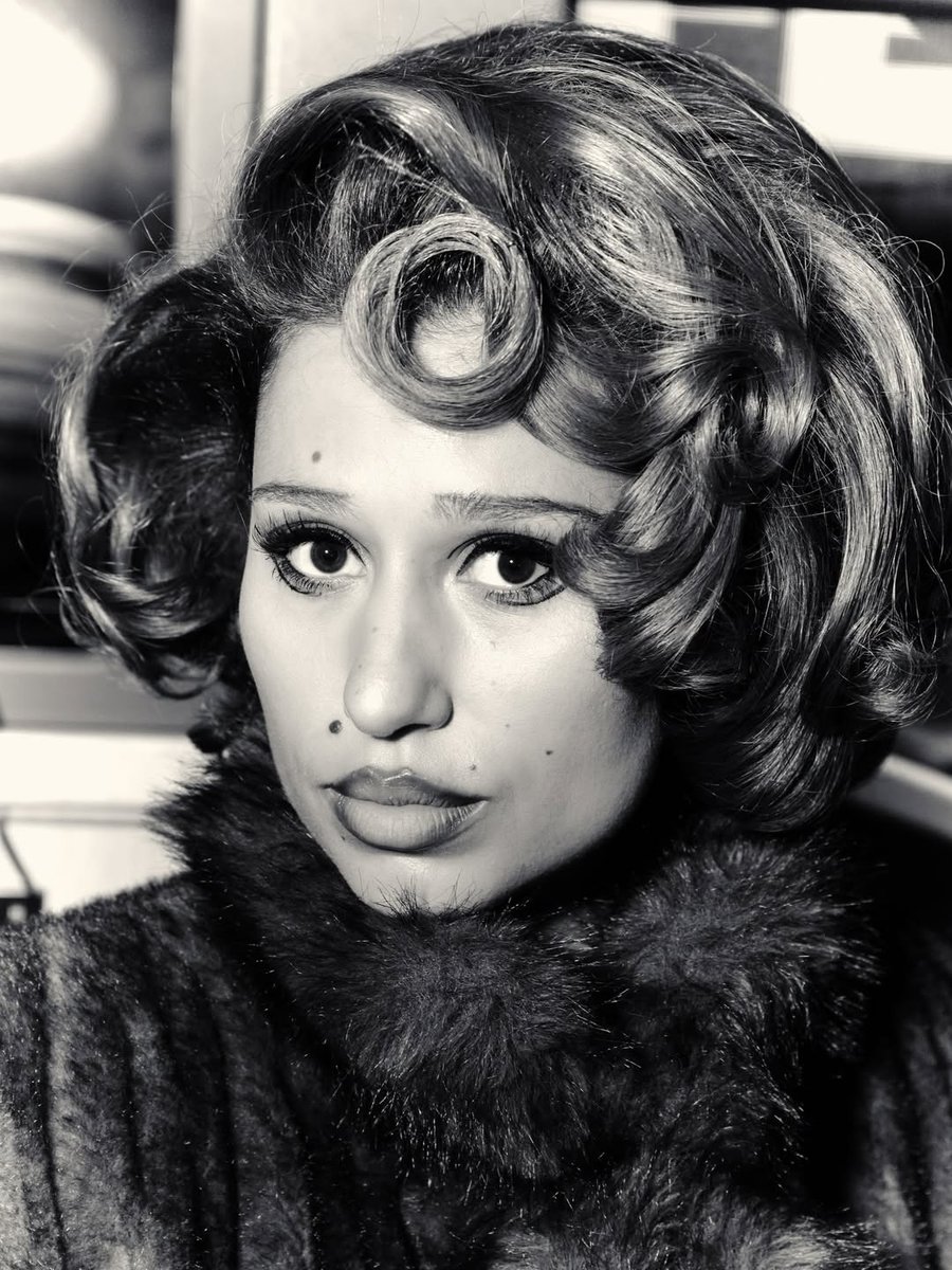 RAYE Updates tweet media