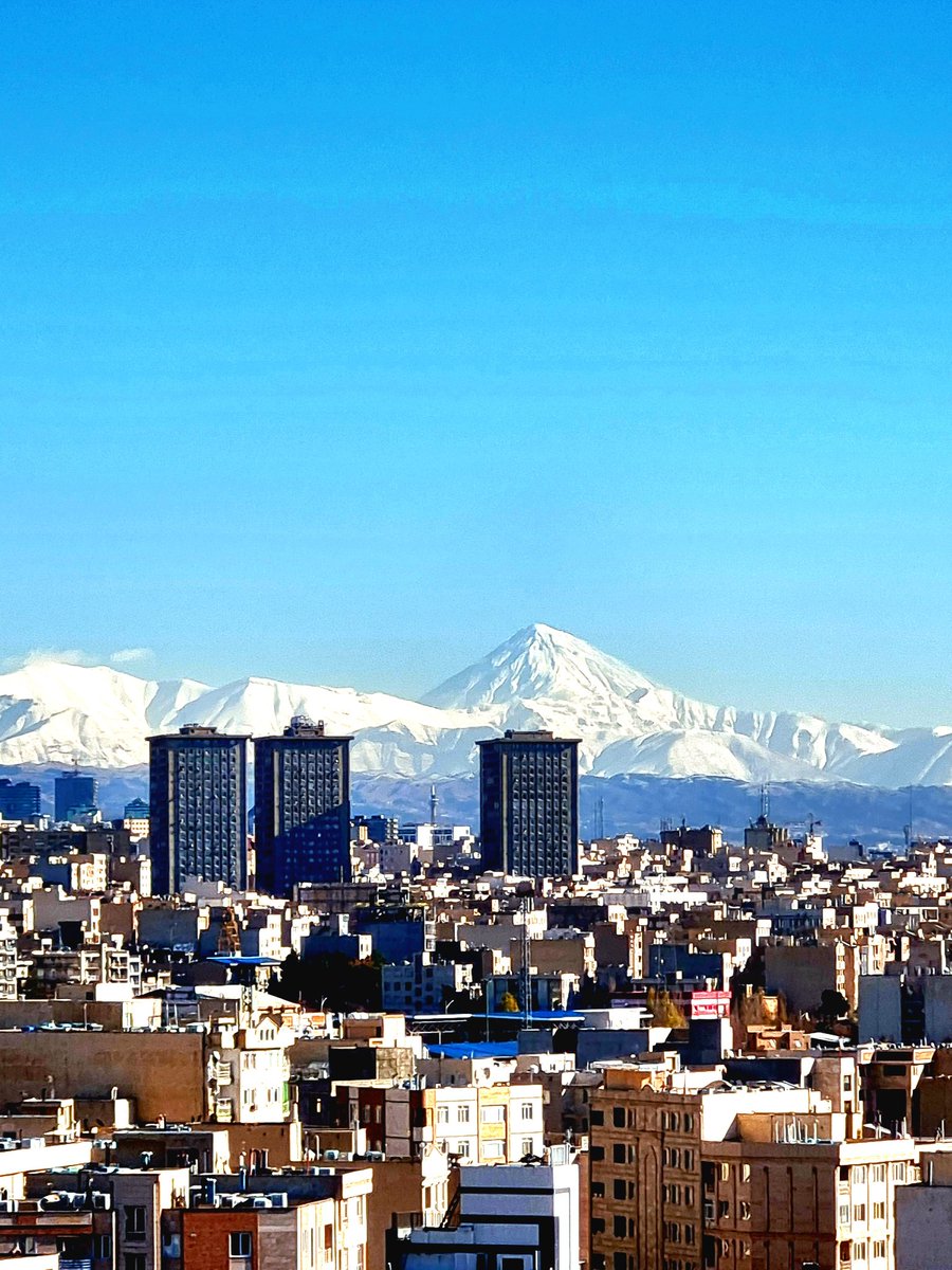 Shayan_jmilani's tweet photo. وطن پرستی در رگ و ریشه ایرانیان بوده.
بالا و پایین داشتیم ولی این وطن برای خود ماست. کم و زیادش هم برای خودمونه.
خودمون هم اصلاحش میکنیم و از نو می‌سازیم.
#ایران
#Iran
#iran https://t.co/8F0LheD4pW