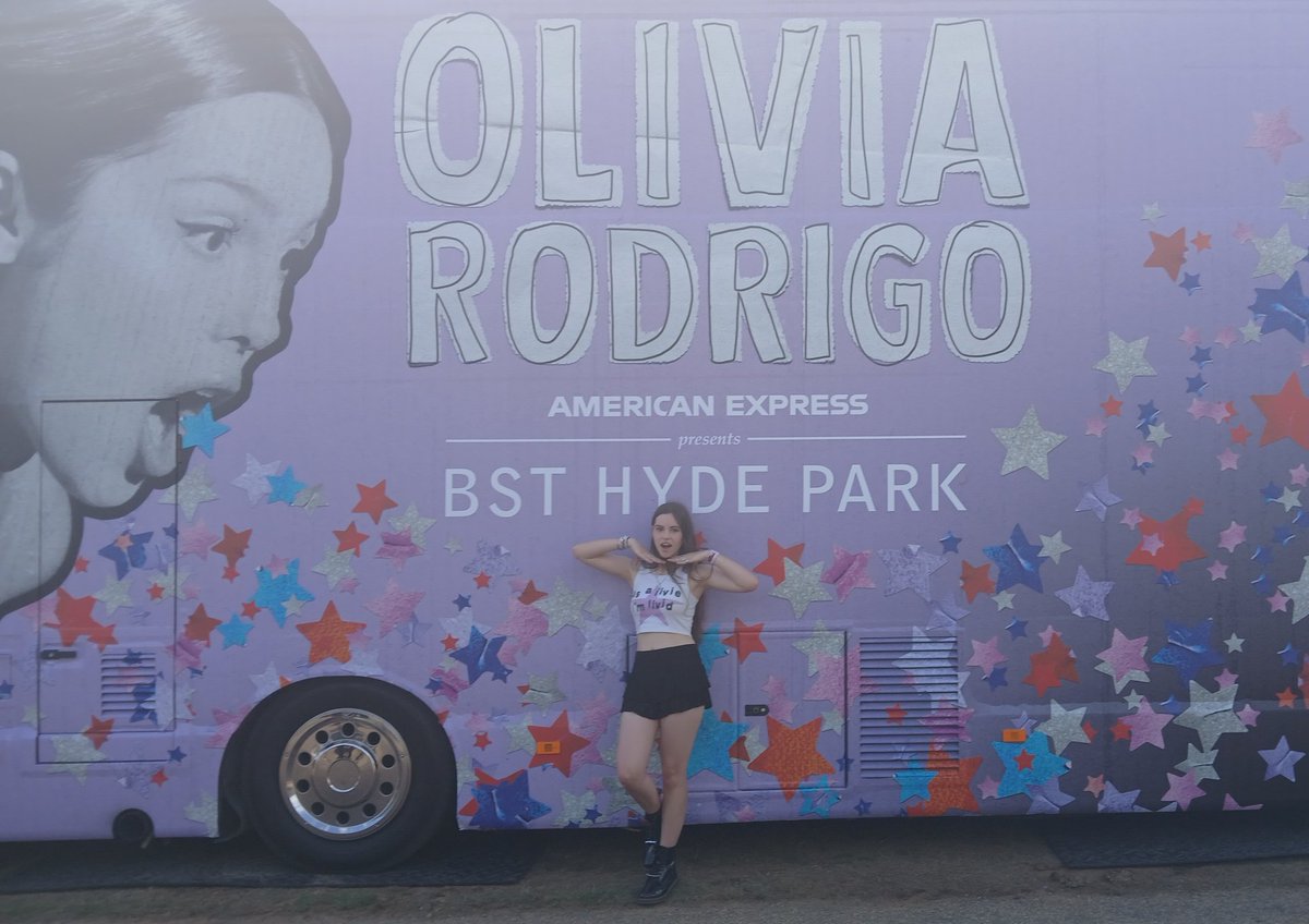 haidee is so in love !! tweet media